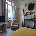 Pensión Le Sophora 3*