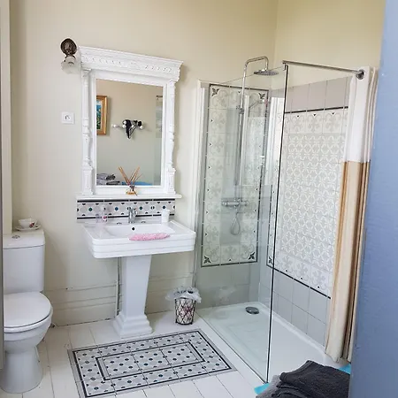 Le Sophora グイネス